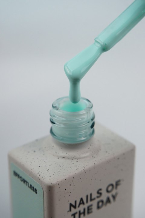 NAILSOFTHEDAY Color of the month Maj 2025 Effortless - miętowy lakier hybrydowy, 10 ml