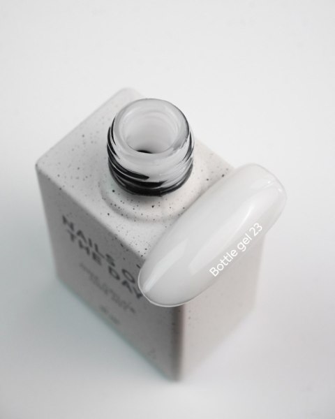 NAILSOFTHEDAY Bottle gel 23 - mleczny żel do wzmocnienia paznokci, 10 ml