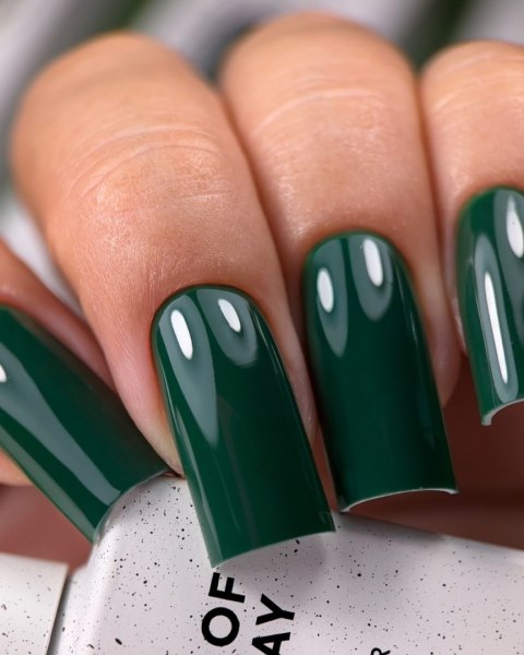 NAILSOFTHEDAY Color of the Month September 2025 Everroot - zielony lakier hybrydowy , 10 ml