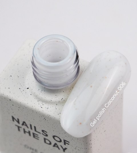 NAILSOFTHEDAY Coconut Gel Polish - mleczny lakier hybrydowy ze złotą drobinką, 10 ml