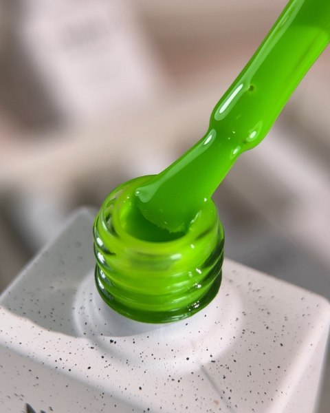 NAILSOFTHEDAY Kiwi Gel Polish - elektryzujący limonkowy lakier hybrydowy, 10 ml