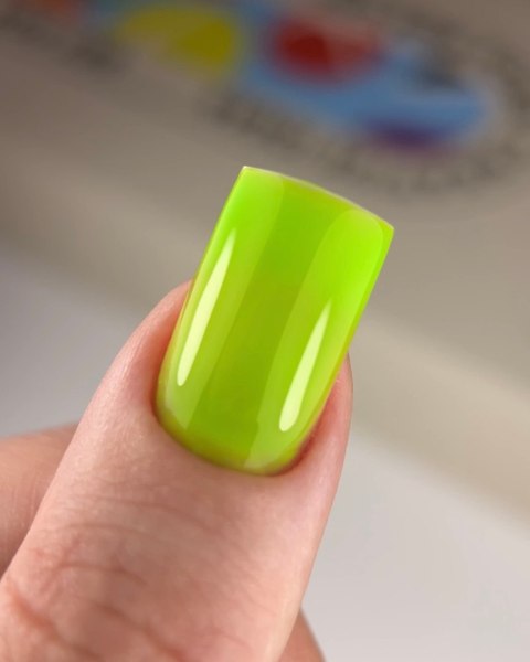NAILSOFTHEDAY Kiwi Gel Polish - elektryzujący limonkowy lakier hybrydowy, 10 ml