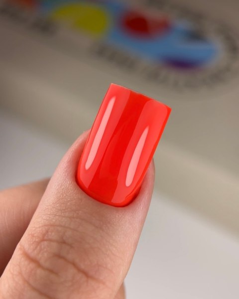 NAILSOFTHEDAY Watermelon Gel Polish- soczysty czerwony lakier hybrydowy, 10 ml