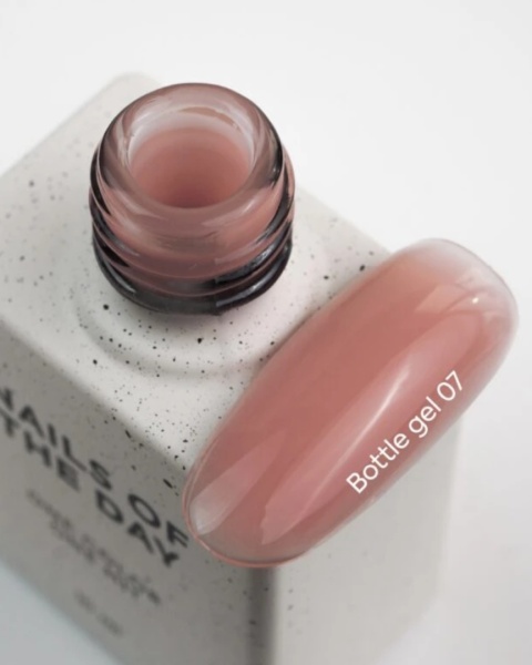 NAILSOFTHEDAY Bottle gel 07 - koralowo-czerwony żel do wzmocnienia i naprawy, 10 ml