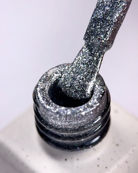 NAILSOFTHEDAY Color of the Month December 2025 Superhumans - srebrny lakier hybrydowy z efektem flash, 6 ml