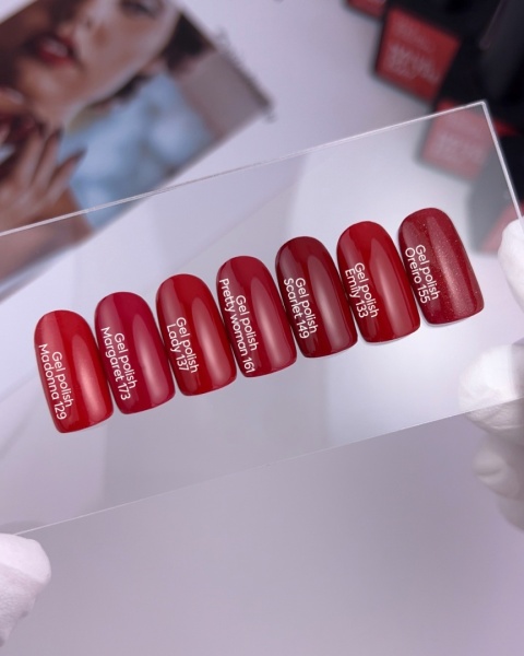 NAILSOFTHEDAY Emily Gel Polish - intensywno-czerwony lakier hybrydowy, 10 ml