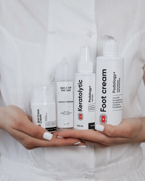 NAILSOFTHEDAY Podology+ - krem do stóp nawilżająco-odżywcy, 200 ml