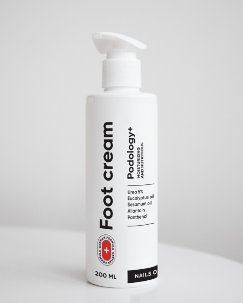 NAILSOFTHEDAY Podology+ - krem do stóp nawilżająco-odżywcy, 200 ml