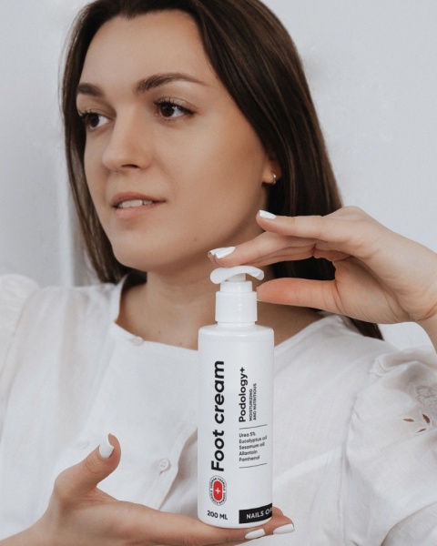 NAILSOFTHEDAY Podology+ - krem do stóp nawilżająco-odżywcy, 200 ml