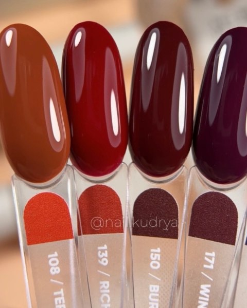 NAILSOFTHEDAY Rich Gel Polish - głęboki czerwony lakier hybrydowy z nutą bordo, 10 ml