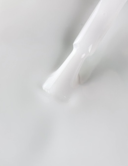 BIBLIOTEKA Cover Base 02 Milk – kamuflująca baza hybrydowa w delikatnym, mlecznobiałym odcieniu, 10 ml