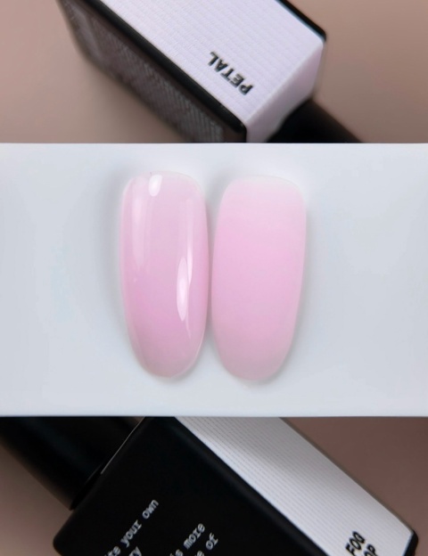 BIBLIOTEKA Cover Base 04 Petal – kamuflująca baza hybrydowa w delikatnym różowym odcieniu, 10 ml