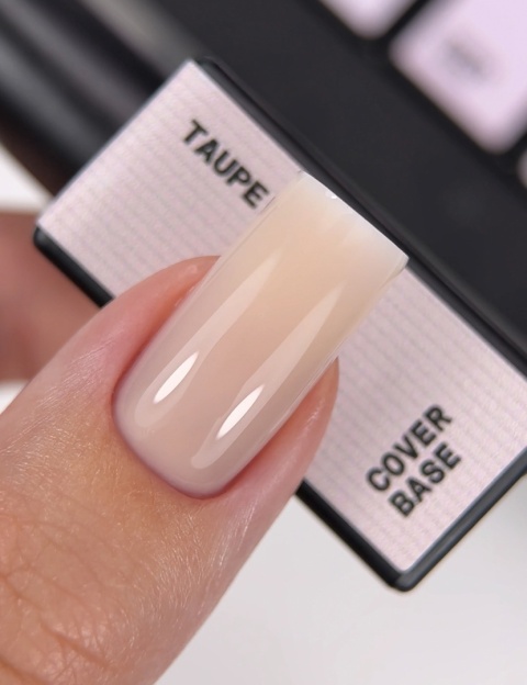 BIBLIOTEKA Cover Base 08 Taupe – kamuflująca baza hybrydowa w stonowanym beżowo-szarym odcieniu, 10 ml
