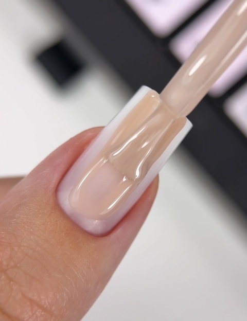 BIBLIOTEKA Cover Base 08 Taupe – kamuflująca baza hybrydowa w stonowanym beżowo-szarym odcieniu, 10 ml