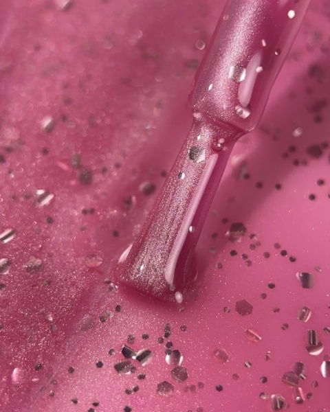 BIBLIOTEKA Cat Eye Gel Polish 22 Raspberry, 10 ml - malinowy lakier hybrydowy z efektem „kociego oka”