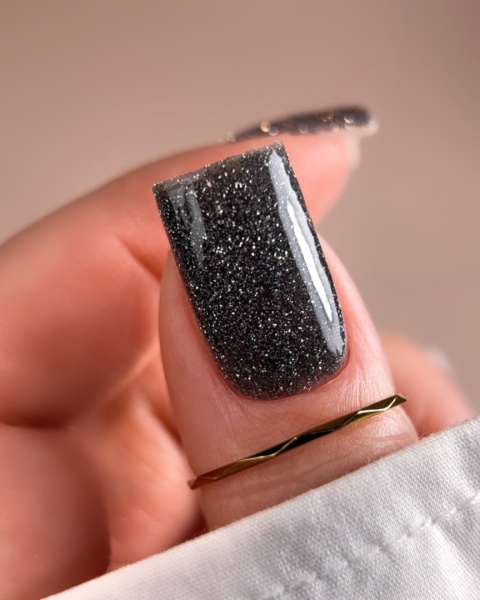 BIBLIOTEKA Flash Gel Polish 02 Silver Mist, 10 ml – srebrny lakier hybrydowy z efektem flash