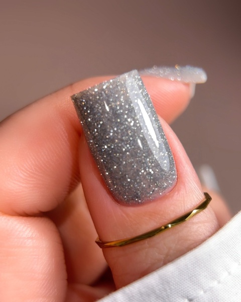 BIBLIOTEKA Flash Gel Polish 03 Snow, 10 ml - jasny srebrzysty lakier hybrydowy z efektem flash