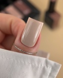 BIBLIOTEKA Gel Polish 33 Mere, 10 ml - lakier hybrydowy (chłodny, mleczno-beżowy nude)