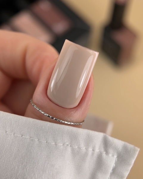 BIBLIOTEKA Gel Polish 33 Mere, 10 ml - lakier hybrydowy (chłodny, mleczno-beżowy nude)