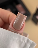 BIBLIOTEKA Gel Polish 34 Clay, 10 ml - lakier hybrydowy (ciepły beżowy)