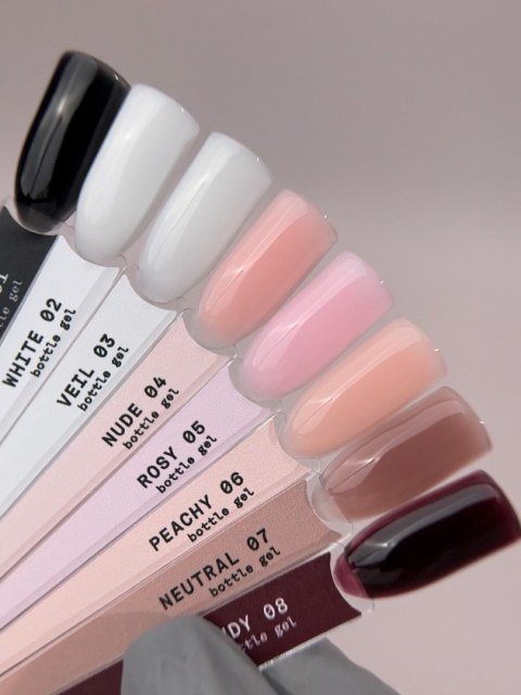 BIBLIOTEKA Bottle gel 04 Nude - beżowo-różowy żel do wzmocnienia paznokci, 10 ml