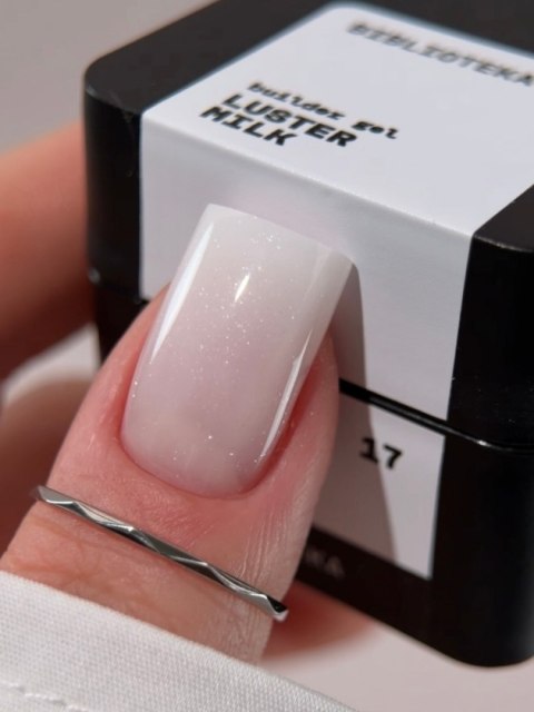 BIBLIOTEKA Builder gel 17 Milk Luster - mleczny żel budujący z delikatnymi drobinkami, 30 ml