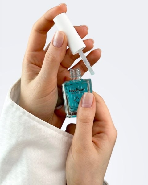 Resultum Nail polish 3 in 1 - przezroczysta odżywka, baza i top do paznokci, 11 ml